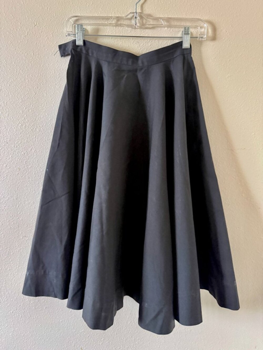 Vintage 1950s Black Full Circle Skirt in XS With Metal Zipper/ 1950s Skirts